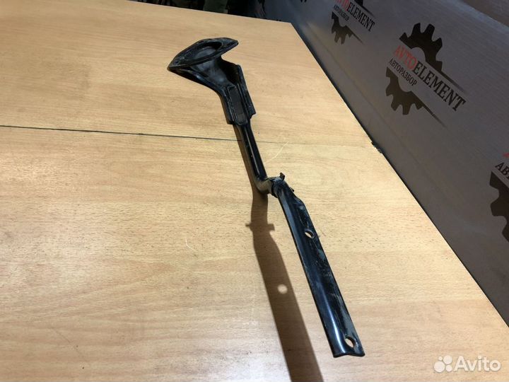 Растяжка столбов Ford Focus