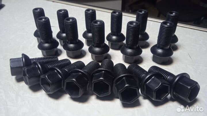 Болт колёсный Mercedes Benz новый