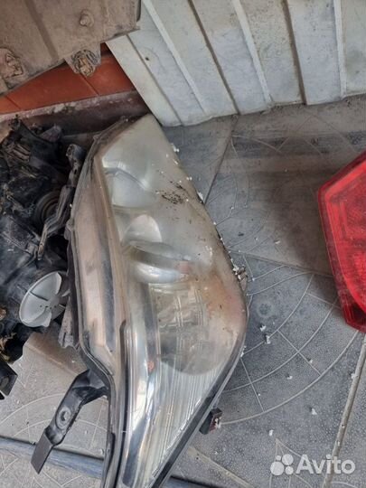 Фары на toyota camry 50