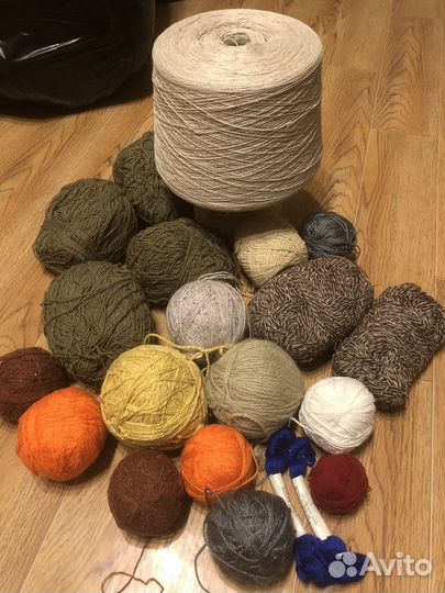 32 кг пряжи для вязания
