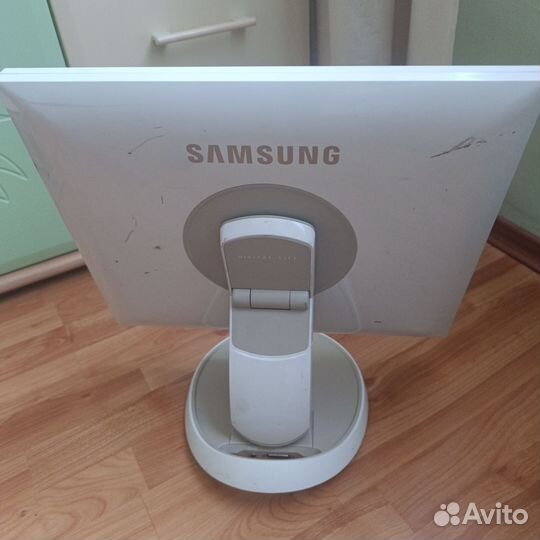 Монитор Samsung