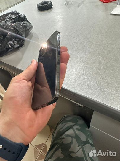 Телефон iPhone 12 про