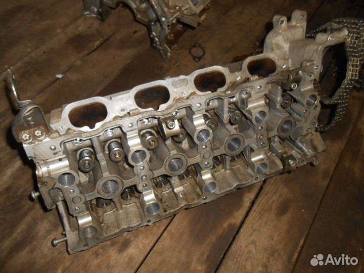 Головка блока цилиндров справа 273.922 4.7