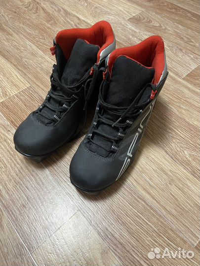 Лыжные ботинки spine