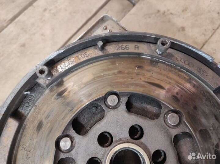 Двухмассовый маховик 1.8t 06B105266A