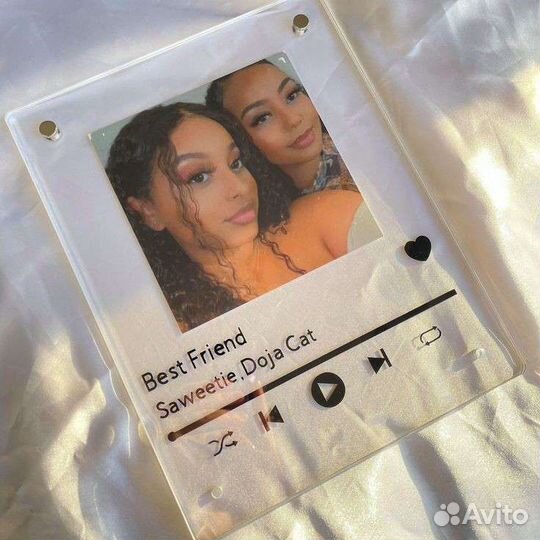 Стеклянная рамка с фото и любимой песней