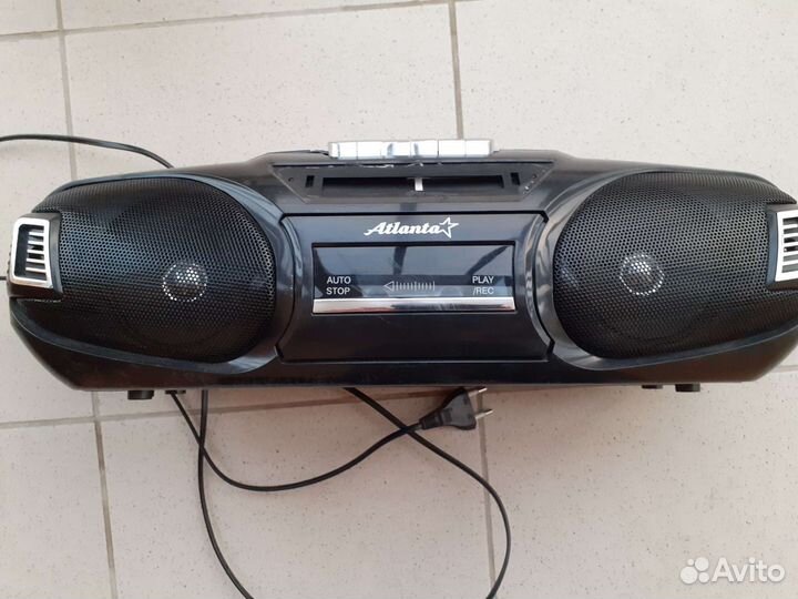 Радиоприемник кассетный