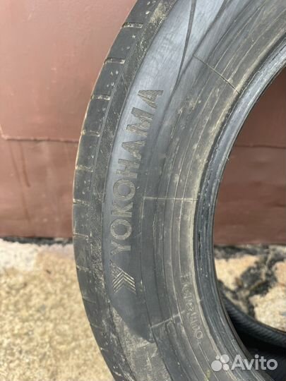 Yokohama 104ZR 215/65 R17