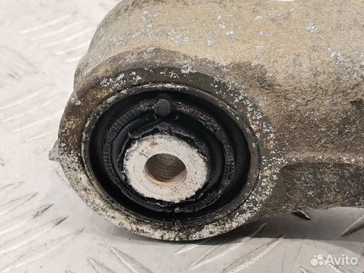 Рычаг задний правый Audi A4 B7 2008 8K0505312J