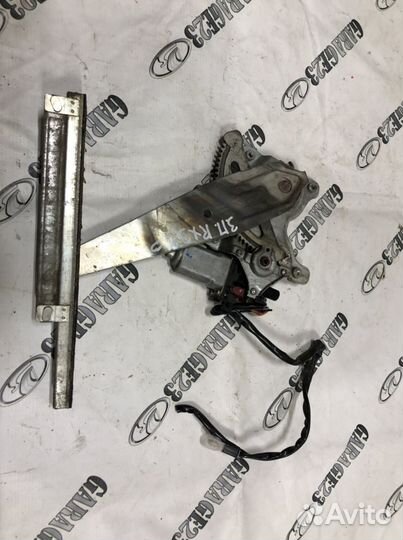 Задний правый стеклоподъемник Lexus rx 300