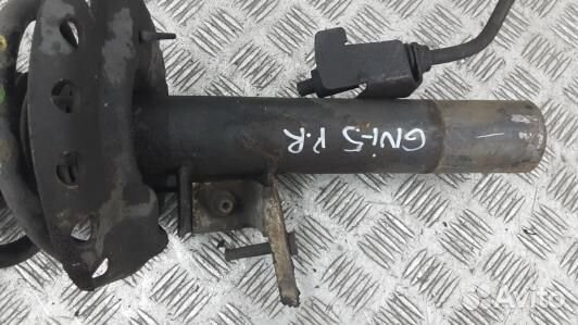 Стойка передняя правая volvo S80 2 (GNI05N501)