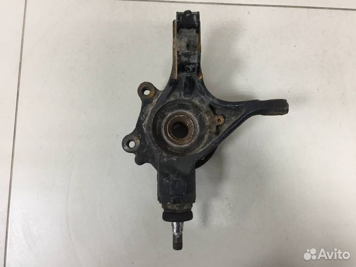 Кулак поворотный передний правый Citroen C4 2011