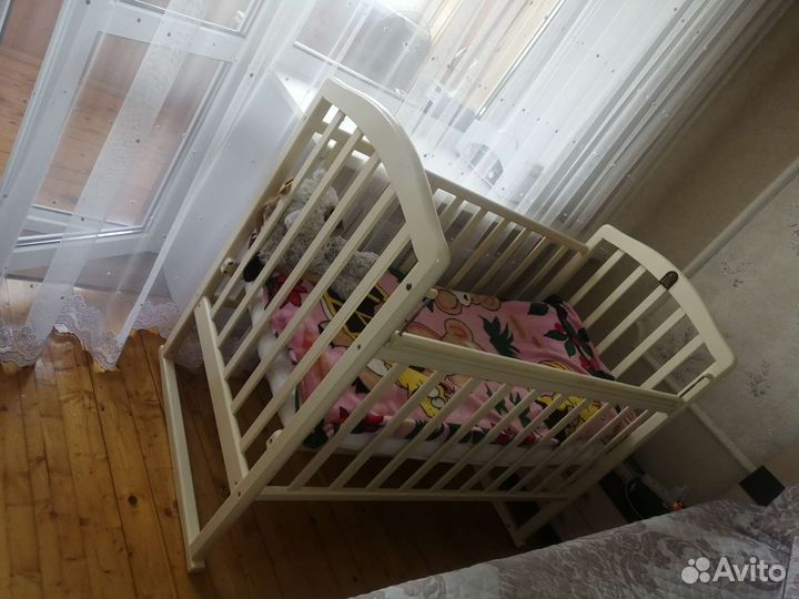 Детская кроватка