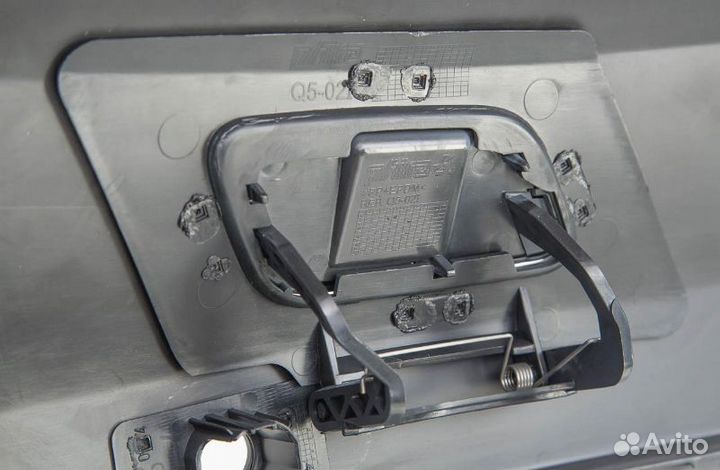 Бампер передний audi Q5 2008 левый омыв + парктр