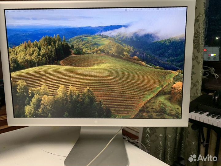 Монитор Apple cinema display