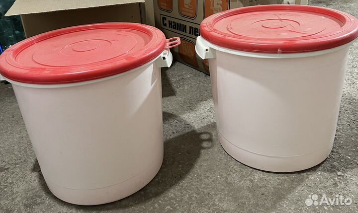Емкость для воды с крышкой 20 литров