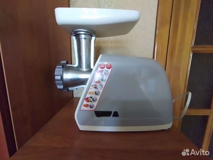 Мясорубка электрическая. Мелкая кухонная техника