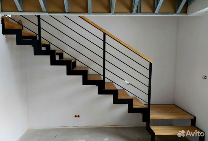 Прямая лестница на металлокаркасе