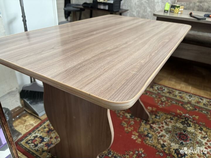 Кухонный стол