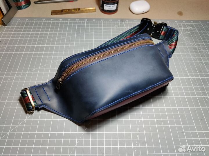Поясная сумка из натуральной кожи ручной работы