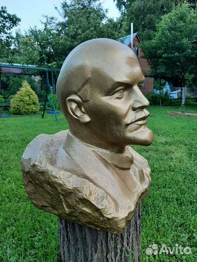 Бюст Ленина