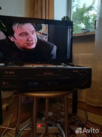 Видиомагнитофон LG P23W (рабочий)