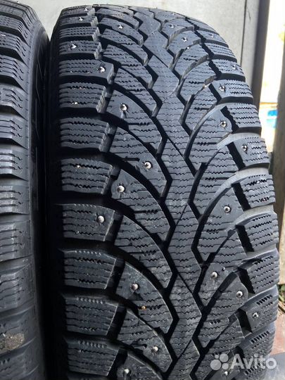 Pirelli Formula Ice 215/65 R16