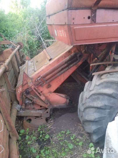 Комбайн Нива