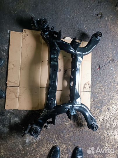 Подрамник nissan тиана 31