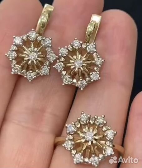 Золотой комплект с бриллиантами