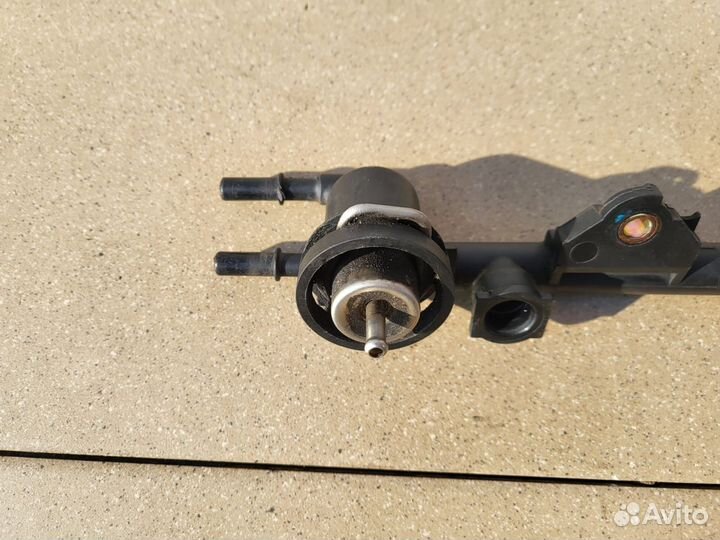 Топливная рампа Ford Focus 1