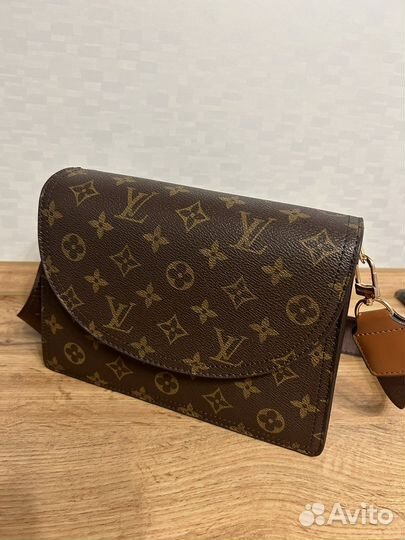 Louis vuitton клатч