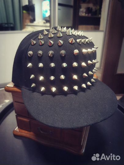 Снэпбэк с шипами (бейсболка)