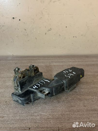 Замок передней левой двери Volvo S40