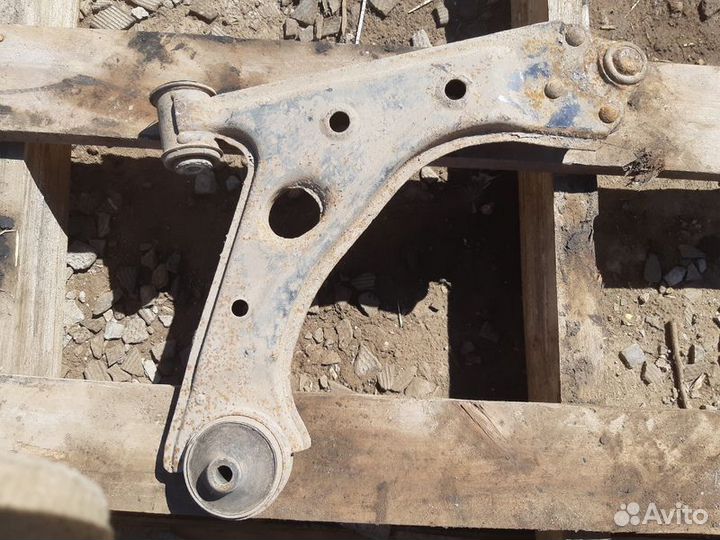 Рычаг передний левый Opel Corsa