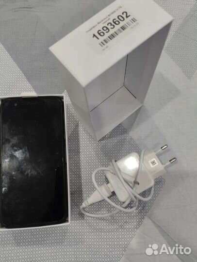 Смартфон back view 4900