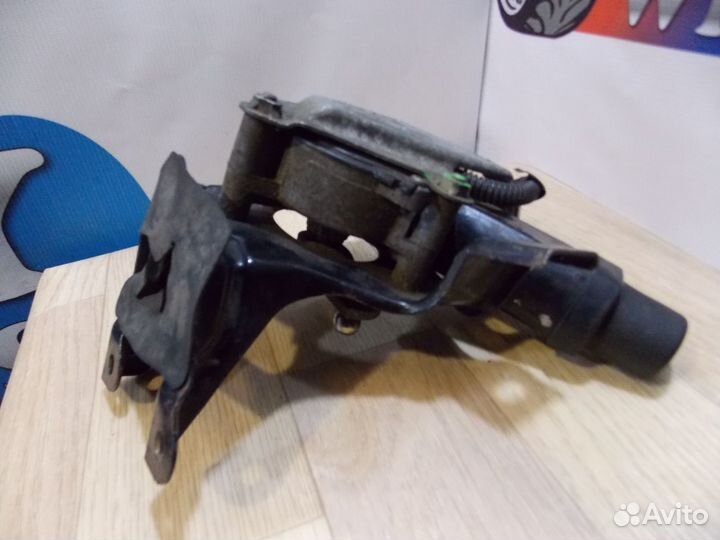 Mitsubishi Eclipse моторчик фары дворников правый