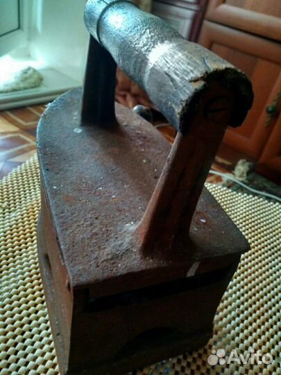 Старинный утюг