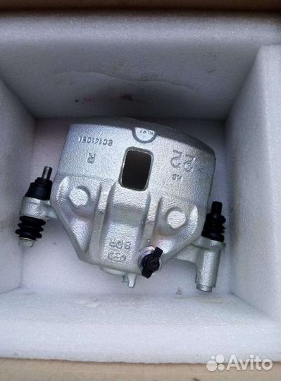 Суппорт передний правый на hyundai getz