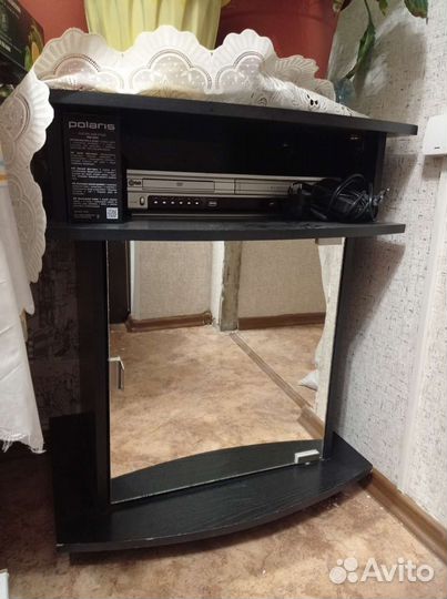 Тумба под телевизор с зеркалом