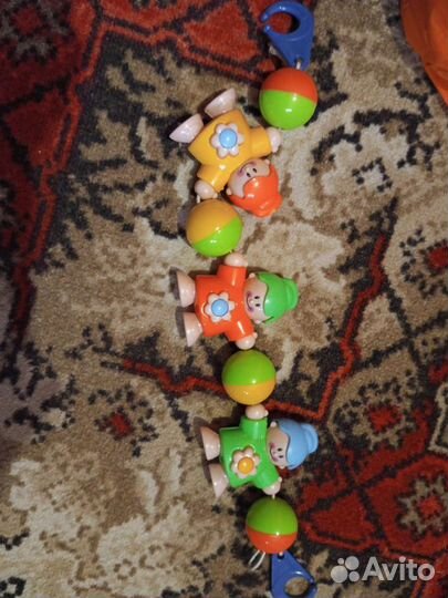 Игрушки в кроватку- коляску