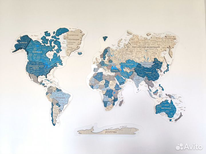 Деревянная карта мира на оргстекле