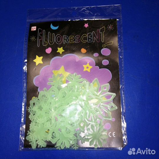 Ушки зайчиков, розовые крылья ангелочка, шляпы вед