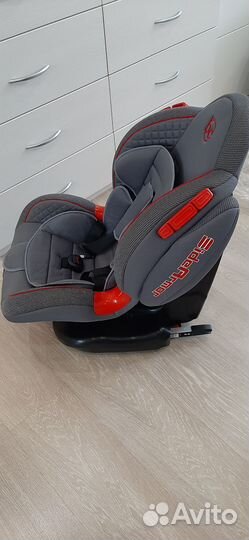 Автомобильное детское кресло babycare isofix