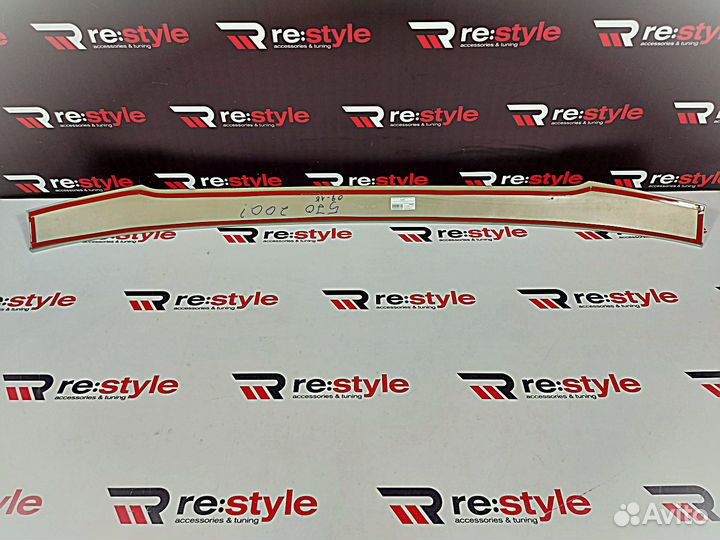 Спойлер Под стекло Lexus LX570 08-15г