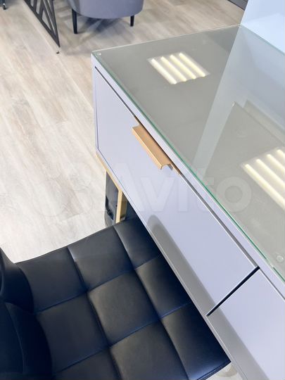 Рабочее место бровист/визажист