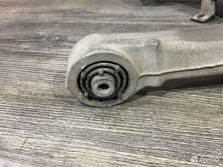 Рычаг задний левый нижний Audi A8 D3