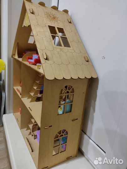 Домик кукольный с мебелью