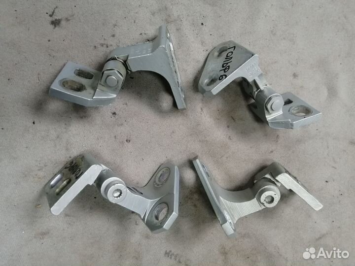 Петля двери верхняя Volkswagen Golf 6 2009-2013