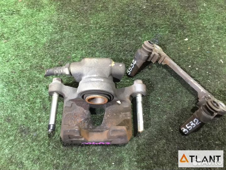 Суппорт задний правый mitsubishi delica